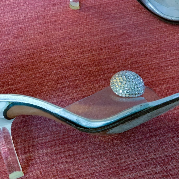 Stuart Weitzman Cinderella's Glass Slippers - Picture 11 of 14